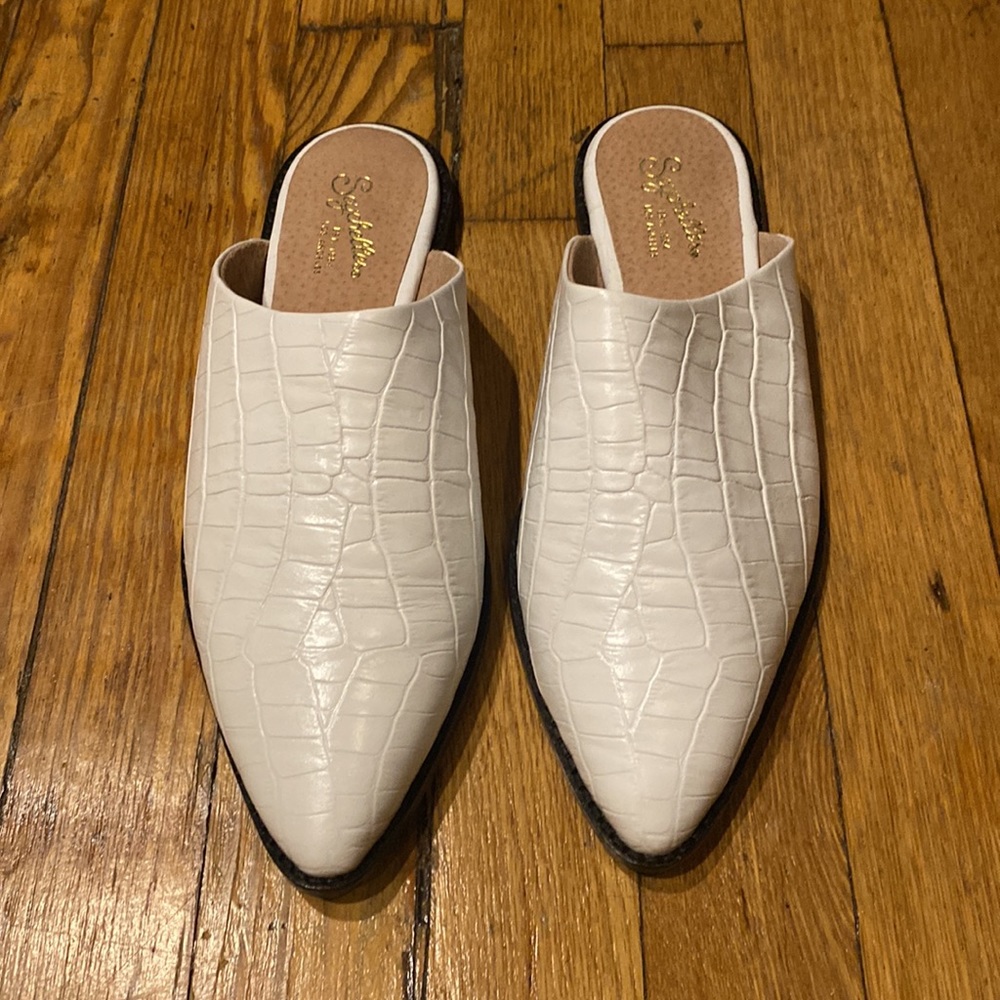 {NWT} Seychelles Mules